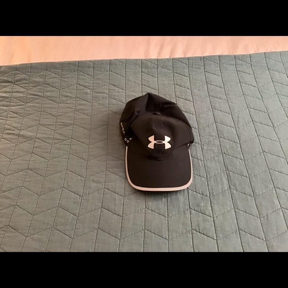Under Armor Mens Coloblack Moisture Wicking Hat-OSFA, Black